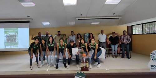 Ganan alumnas de Tec Rioverde torneo de ajedrez y volibol playero en Poza Rica