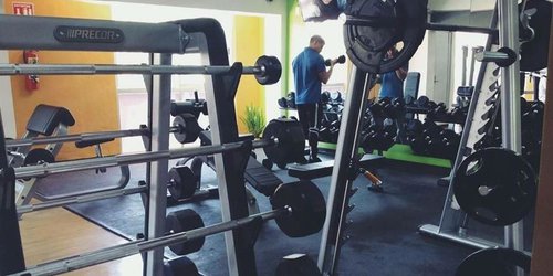 Descartan suavizar restricciones en horarios de gimnasios