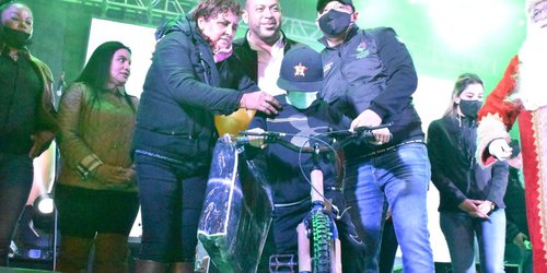 El Komander cautiva a Matehuala en Posada Navideña