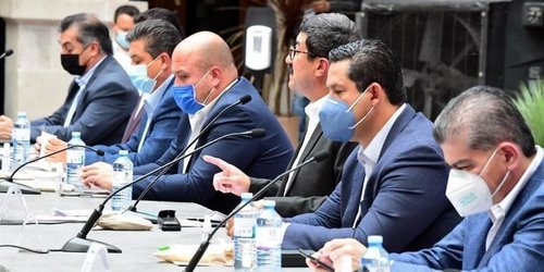 'Amenaza AMLO la democracia', dicen Gobernadores que salen de la CONAGO