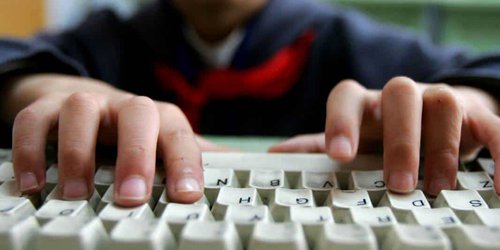 Pide Salud supervisar uso de Internet por menores durante contingencia