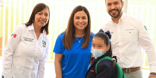 Avanza en SLP estrategia del Gobernador de entrega de útiles escolares y calzado