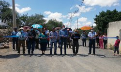 Gobierno Municipal inaugura pavimentación de dos calles en San Vicente