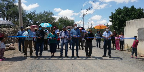Gobierno Municipal inaugura pavimentación de dos calles en San Vicente