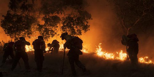 Declara California estado de emergencia por incendios