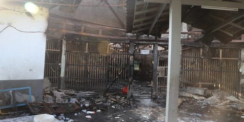 Incendio en prisión deja 41 reclusos muertos en Indonesia