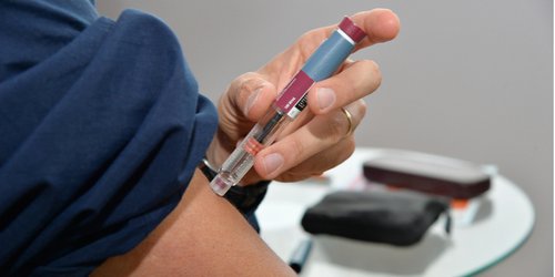 Difunden técnicas para aplicación de insulina a personas con diabetes