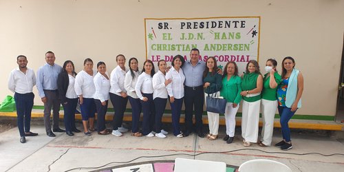 Familias de Inf. Ojo de Agua se suman a estrategia del alcalde para apoyar al kínder y primaria del lugar
