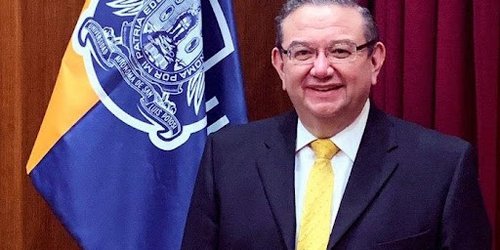 Hospitalizan al director de Facultad de Medicina UASLP por covid