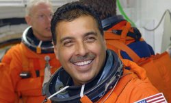 Lamenta el astronauta José Hernández que la tecnología no sea prioridad del Gobierno