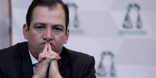 Pide UIF congelar cuentas de JL Vargas