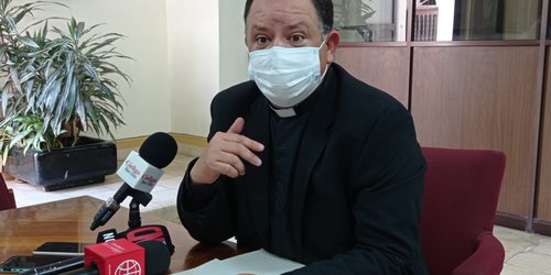 Fue desentubado el padre Miguel del Capulín