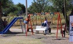 Entregan juegos infantiles en San José de Gallinas