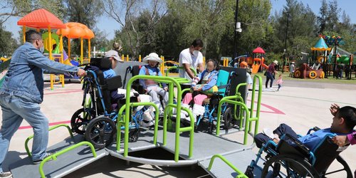 Niñez con discapacidad ya tienen área de juegos en el Tangamanga