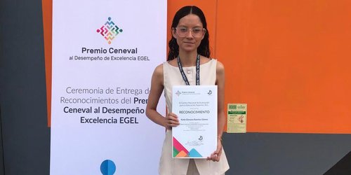 Estudiante Fernandense recibe Premio Ceneval al Desempeño de Excelencia EGEL en Querétaro