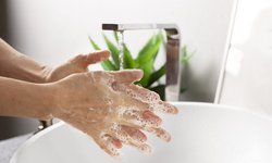 Llamado otra vez a retomar lavado de manos, uso de cubrebocas y limpieza de superficies, por "super gripa"