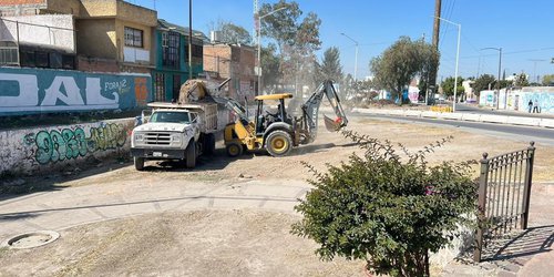Recogen toneladas de basura en bulevares y avenidas de SLP