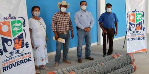 Entregan malla ciclónica para cercar tiradero de basura de Progreso