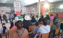 Reparan caminos y desazolvan presa en Joyas del Durazno