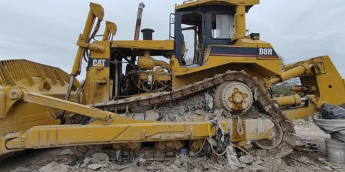 Ciudad Fernández retira máquina inservible del relleno
