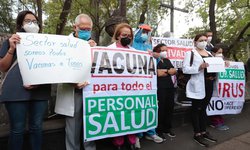 Médicos particulares en México exigen recibir la vacuna anticovid