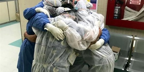 Quitan día a médicos... en el peor momento