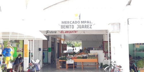 Detectan daños estructurales en barda del mercado Benito Juárez