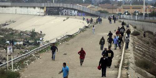 Miles de migrantes retornan a México en busca de empleo