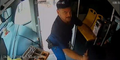 'Ministerial' cachetea a camionero por atravesarse