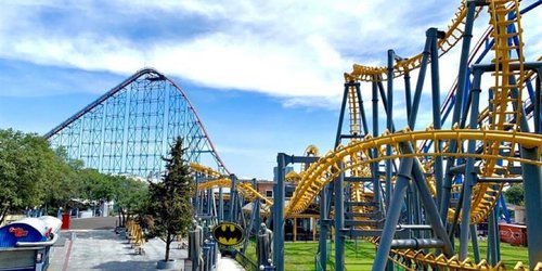 Joven es hospitalizado por accidente en Six Flags