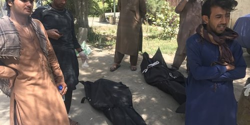 Suman 170 muertos por el atentado en el aeropuerto de Kabul