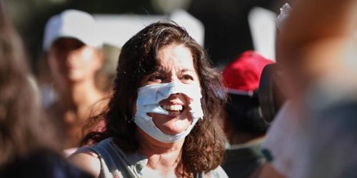 Protestan en Madrid contra el uso de cubrebocas