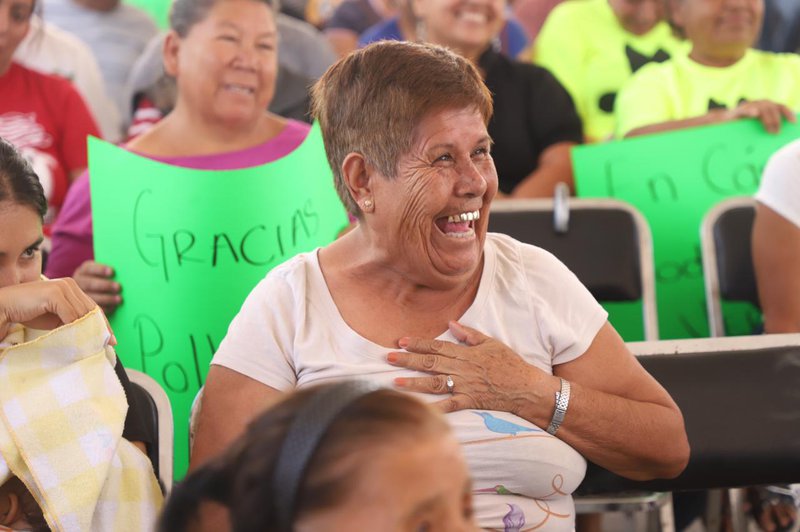 mujer_alegre.jpeg