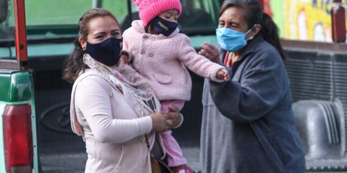 Mujeres en México trabajan 6.2 horas más que los hombres a la semana