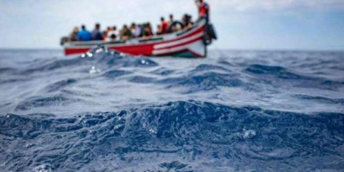Mueren al menos 45 migrantes en naufragio en las costas de Libia