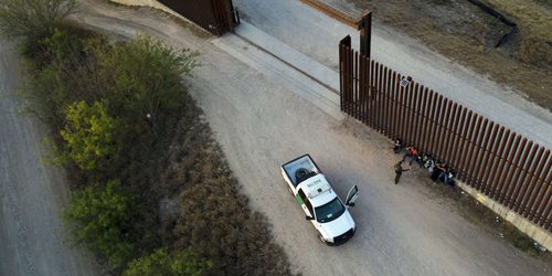 EEUU lanza operación contra el tráfico de migrantes en su frontera con México