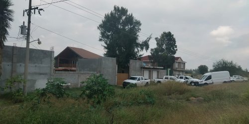 Por presunto tráfico de ilegales "revientan" finca a lado de carretera a San Ciro