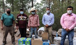 Apoyan con víveres a brigadistas que atienden incendios forestales