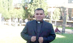 Piden oración por la salud del padre Juan Carlos Huerta, párroco de Atotonilco