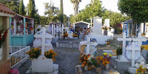 Pese a semáforo naranja, analizan abrir panteones en Ciudad Fernández