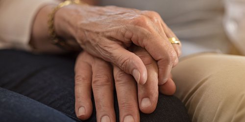 Pareja italiana de 82 y 83 años murió por covid con una hora de diferencia