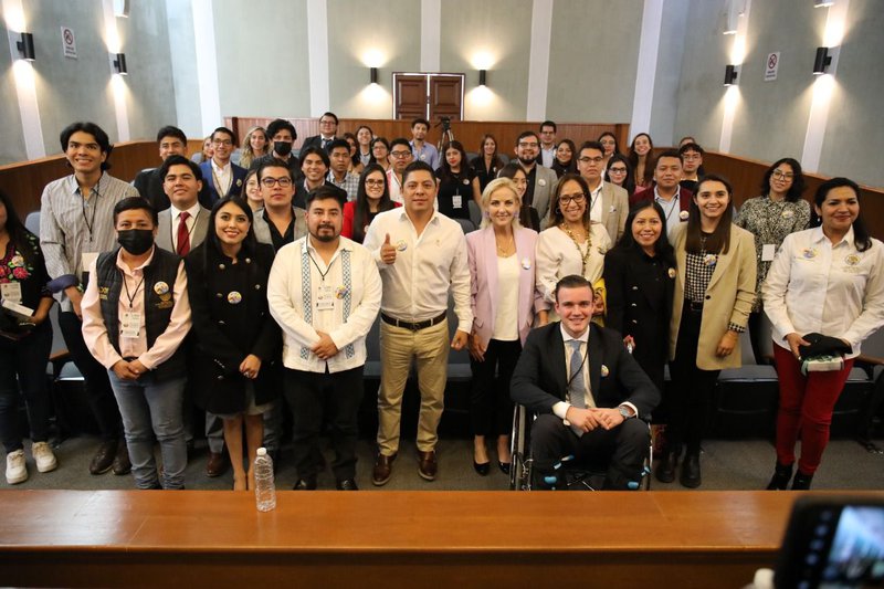 parlamento_juvenil_gobernador.jpeg