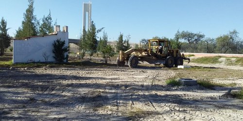 Empresario Arnulfo Urbiola rehabilita gratis el parque Los Azahares