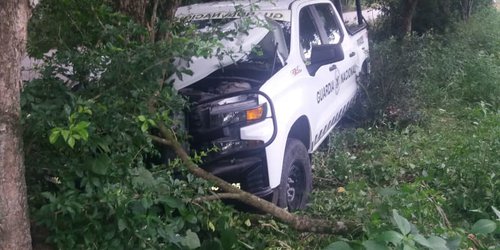 Choca patrulla de la Guardia Nacional en carretera Ciudad Valles-El Naranjo