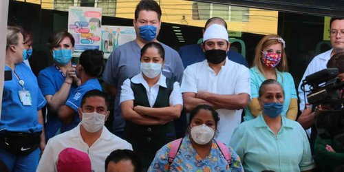 Protesta personal del IMSS de SLP por falta de equipo