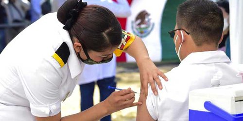 La mitad del personal de Salud no ha recibido primera dosis de vacuna Covid