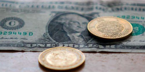 Inicia la semana el peso con ganancia de 0.60% frente al dólar