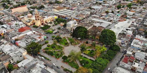 Sustituirán drenajes de calles aledañas a la plaza principal