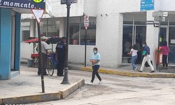 Colocan a policías frente a Bancos y otros recorren a pié el centro