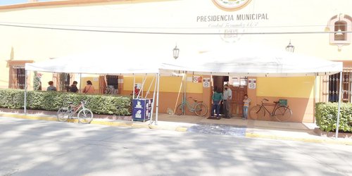 Restringen acceso a presidencia municipal, para contener casos de Covid